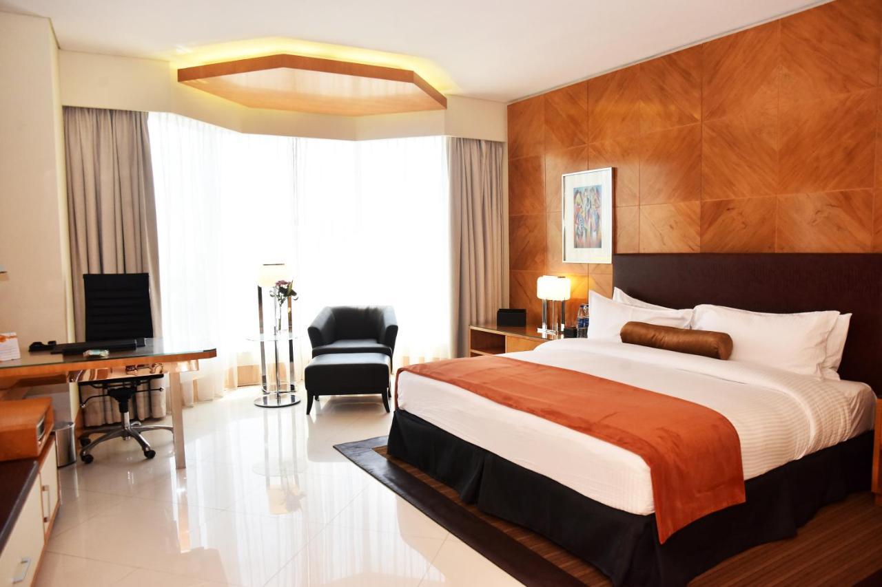 Lagos Continental Hotel Eksteriør bilde Deluxe Room