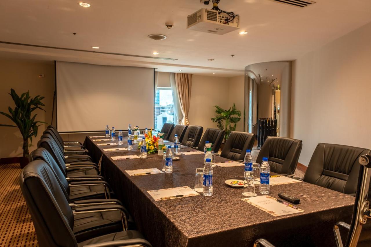 Lagos Continental Hotel Eksteriør bilde Meeting room at the hotel