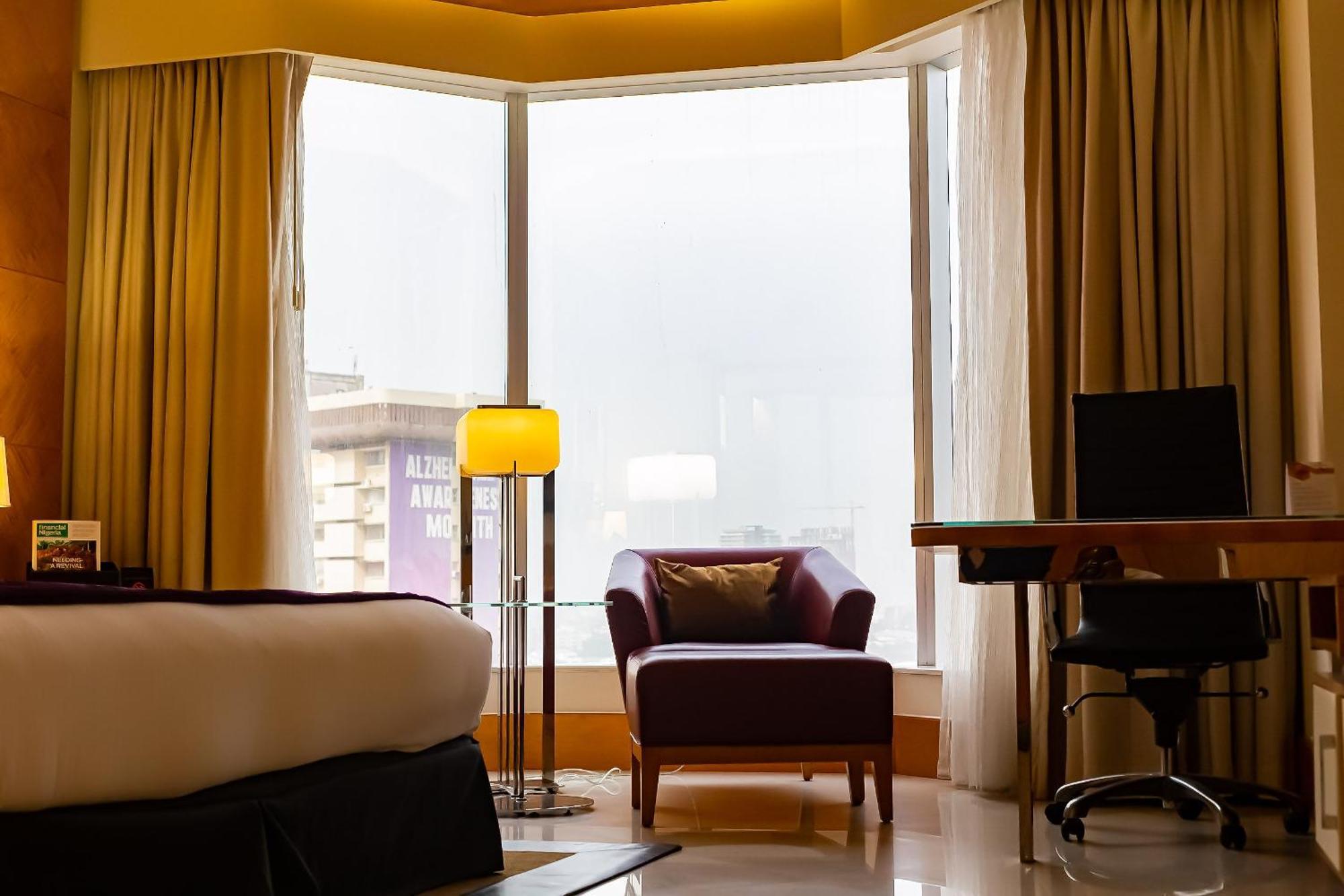 Lagos Continental Hotel Eksteriør bilde A room at the hotel