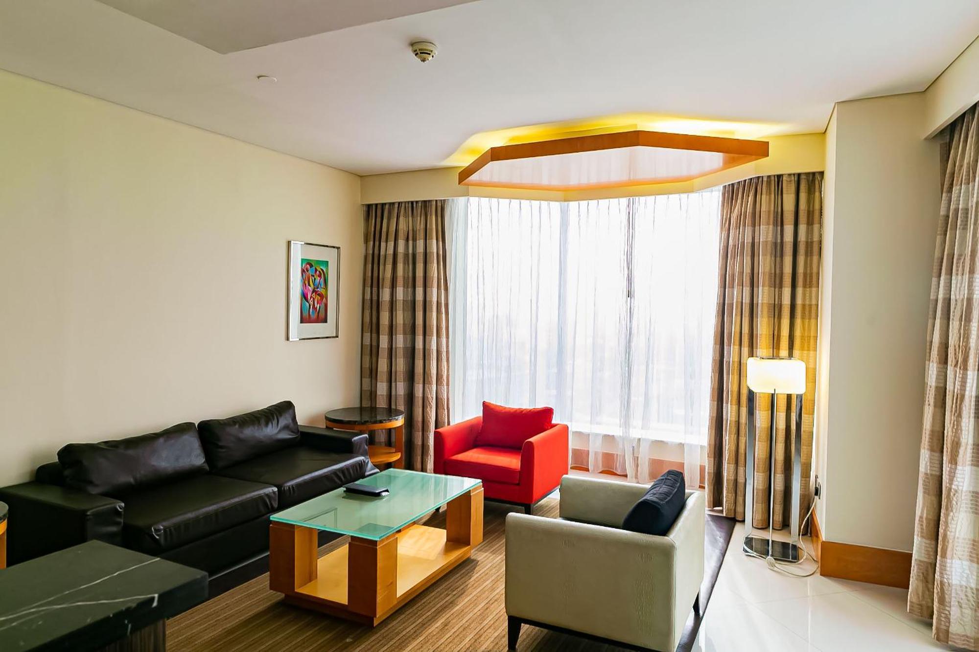 Lagos Continental Hotel Eksteriør bilde Living room