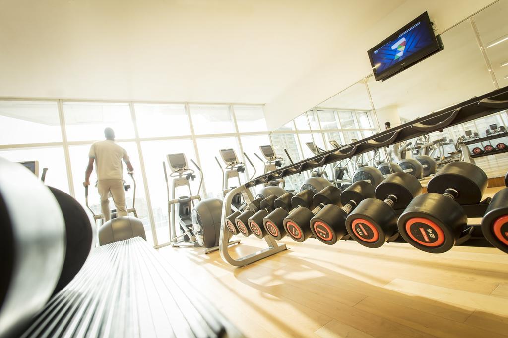 Lagos Continental Hotel Eksteriør bilde The gym at the London Hilton on Park Street